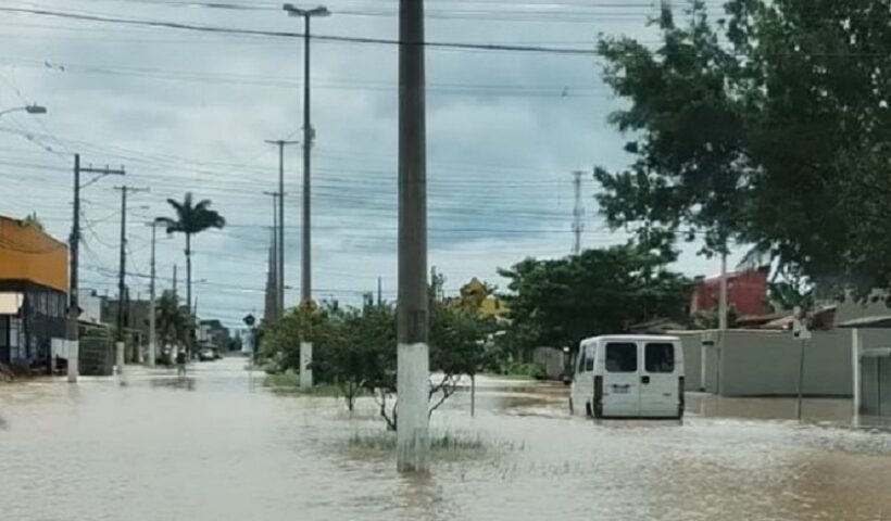 São Sebastião está em estado de alerta devido ao alto volume de chuva desde a noite de segunda-feira (12)