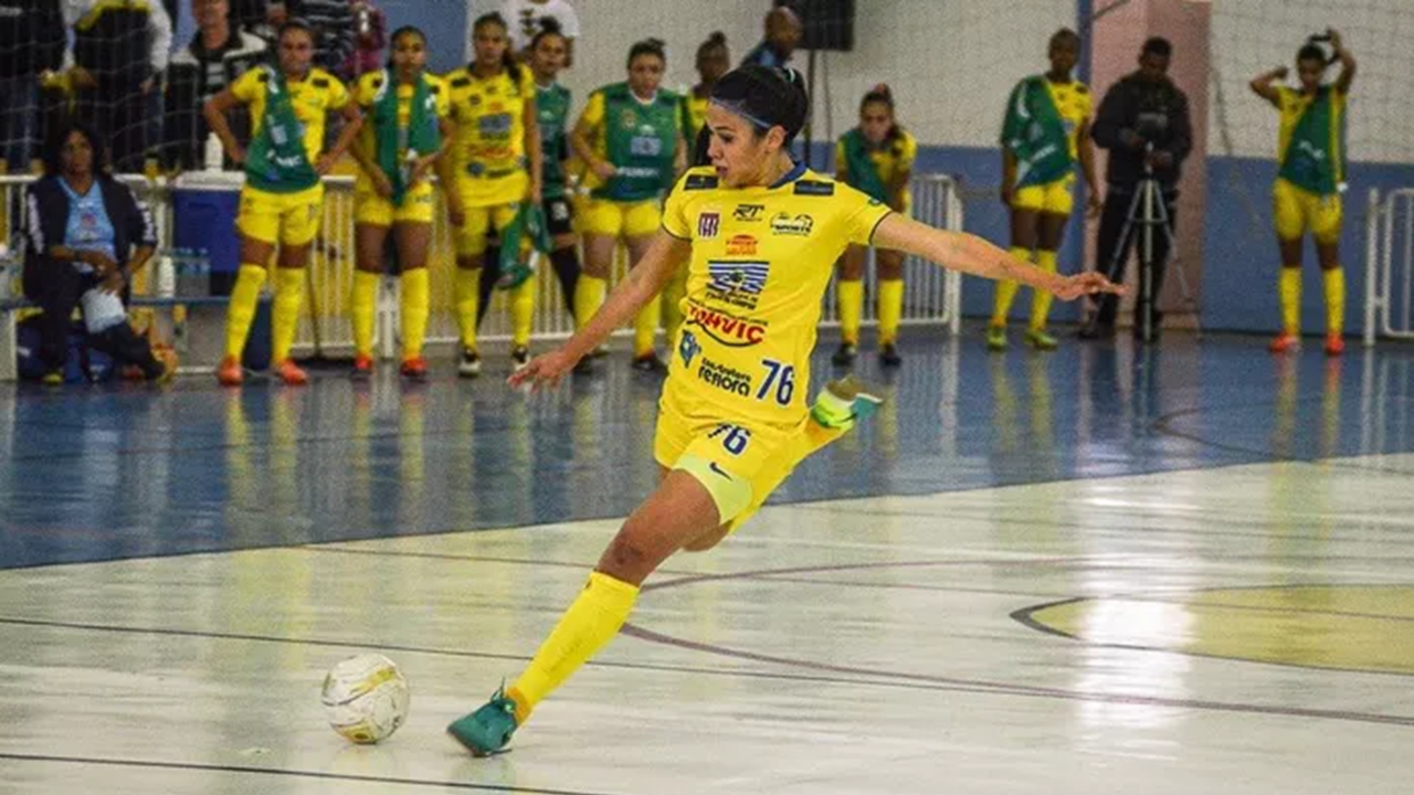 Antonia Silva em ação pelo São José Futsal Feminino 