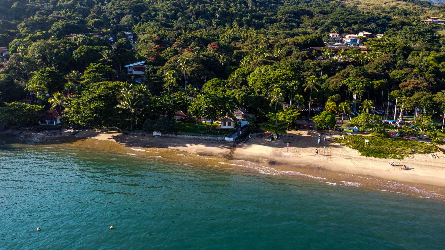 Praia da Armação, em Ilhabela, é uma das praias impróprias para banho no Litoral Norte