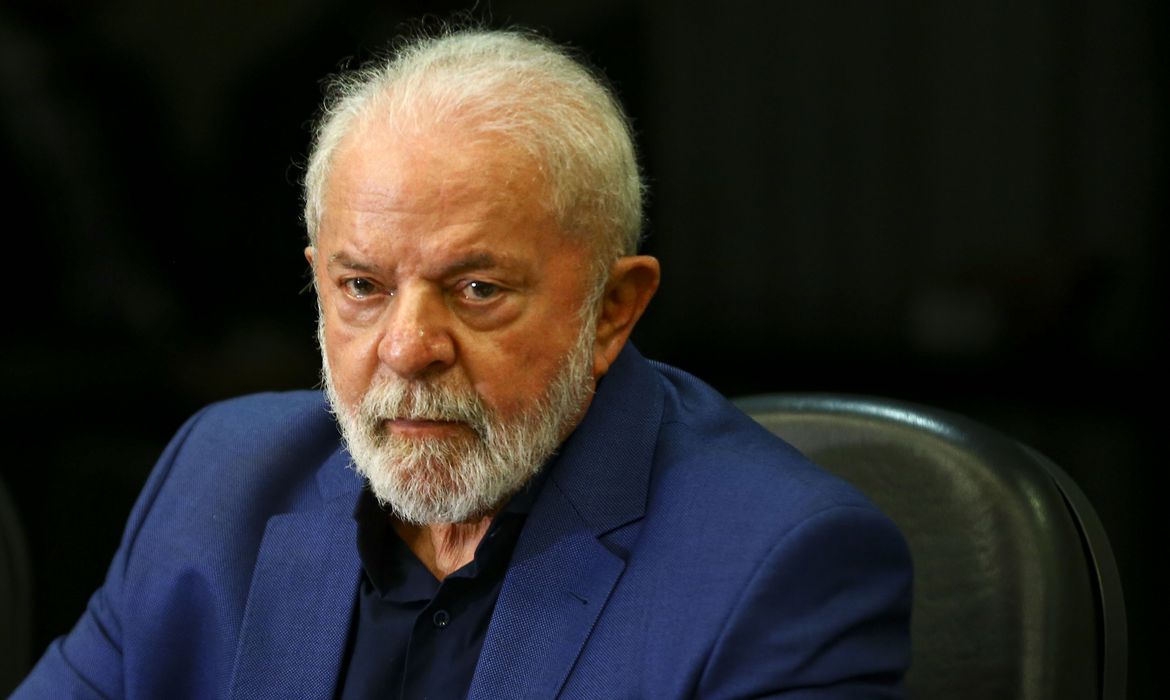 Lula visita ITA e Embraer