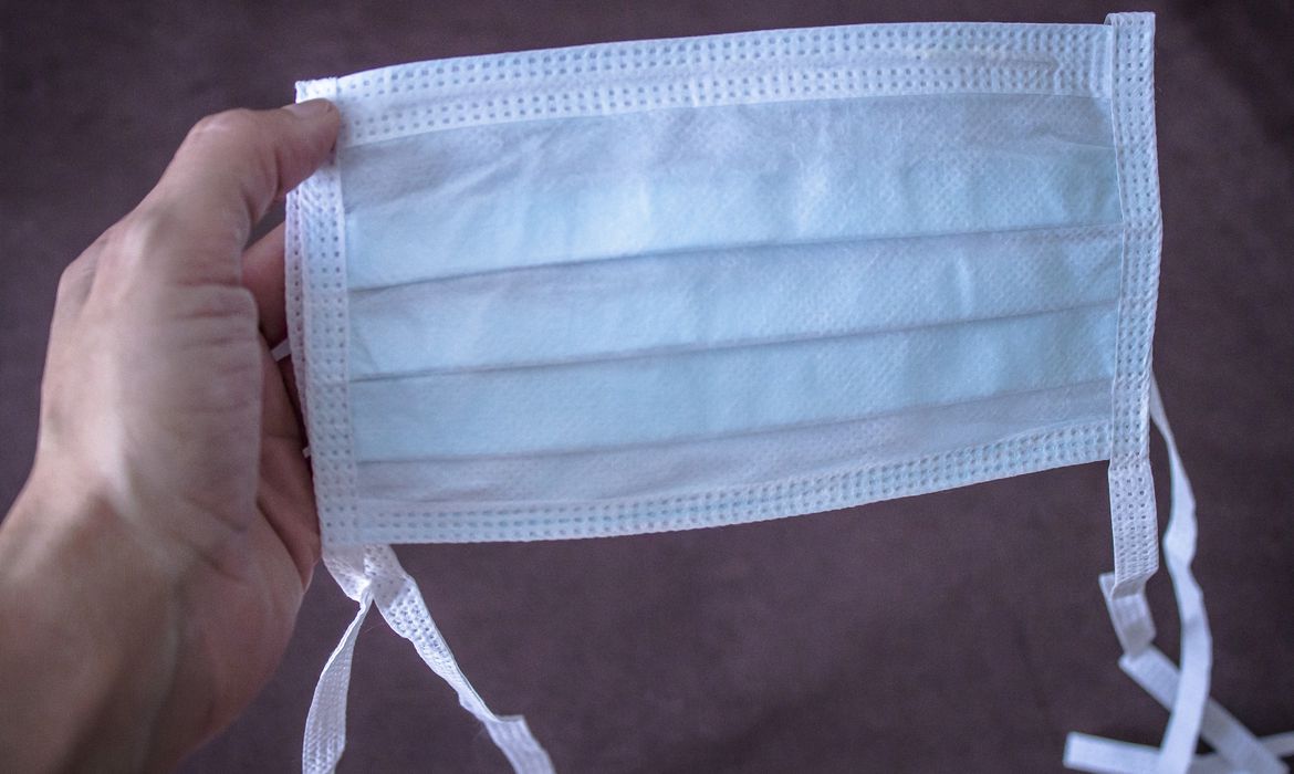 Uso de máscara diante de sintomas gripais voltou a ser recomendado pelo Ministério da Saúde