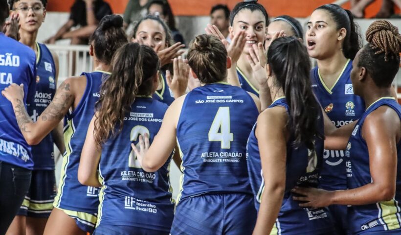 São José Basketball Feminino em ação