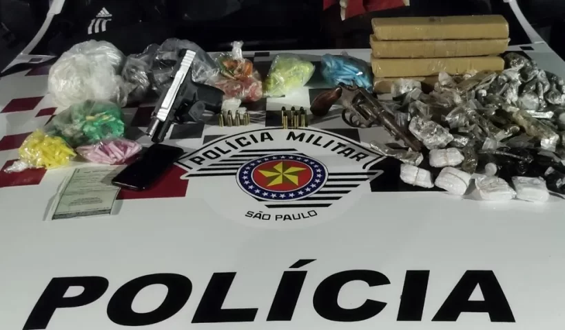 Polícia militar prende três suspeitos, após perseguição em Caraguatatuba