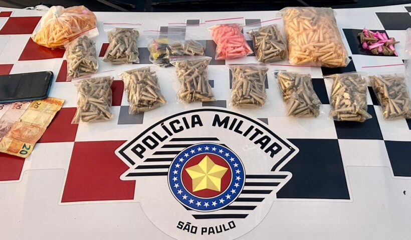 Polícia apreende mais de 1.300 porções de drogas em Guaratinguetá