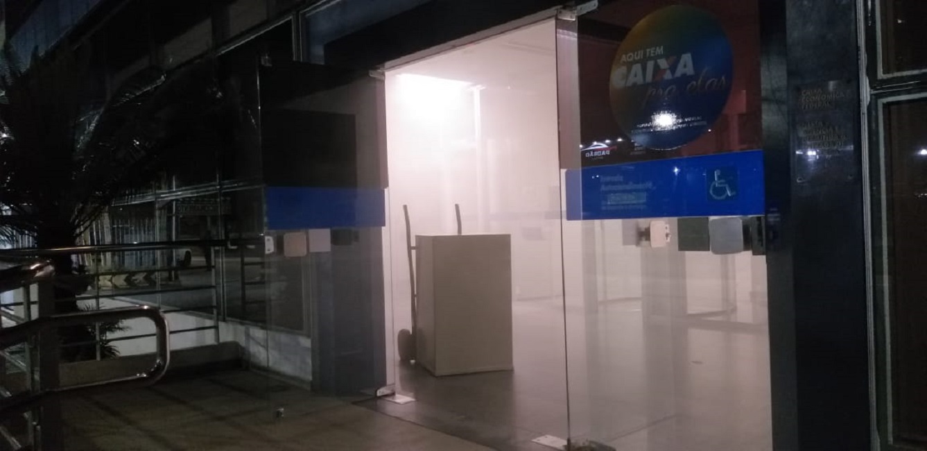 Furto em agência da caixa. Imagem de cofre furtado em agência da caixa em SJC