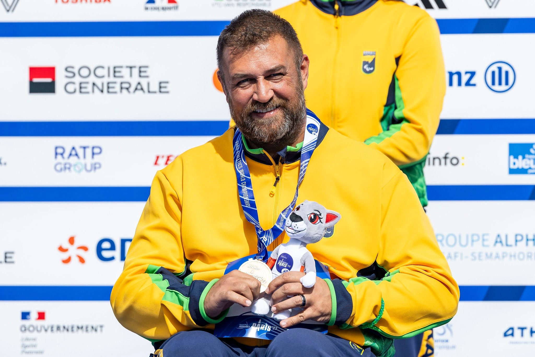 André Rocha comemora bronze conquistado no Campeonato Mundial de Paratletismo 2023