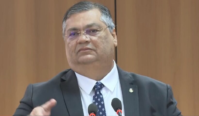 Ministro da justiça, Flávio Dino em entrevista coletiva sobre a prisão de suspeito de envolvimento no assassinato de marielle franco