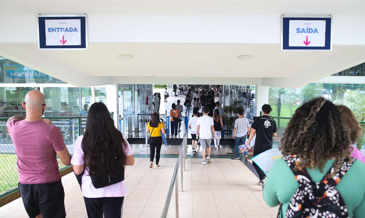 Fundo de Financiamento Estudantil (Fies) é destinado a financiar a graduação na educação superior de estudantes matriculados em instituições não gratuitas