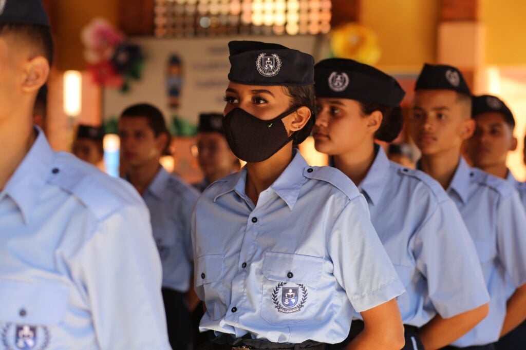 Programa de escolas cívico-militares em funcionamento