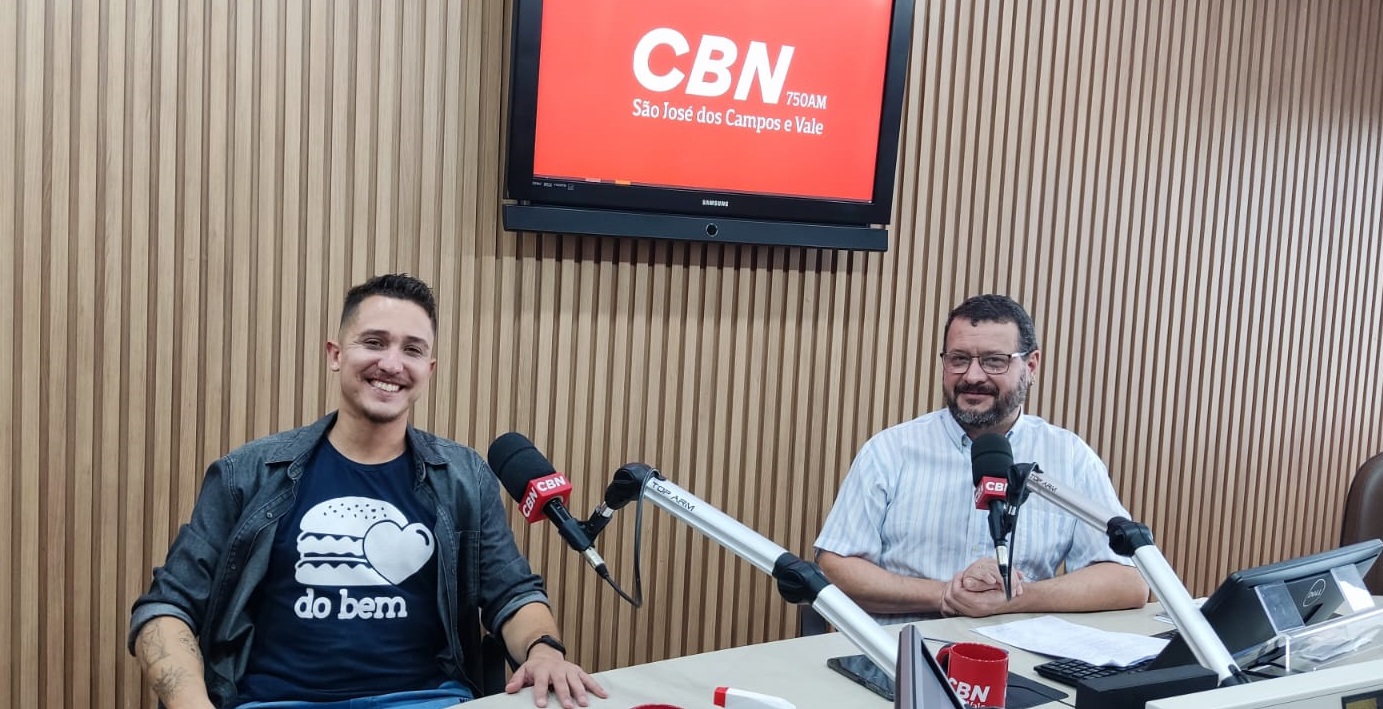 Richard Oliveira, líder da Ong Hamburgada do Bem, no dia da caridade