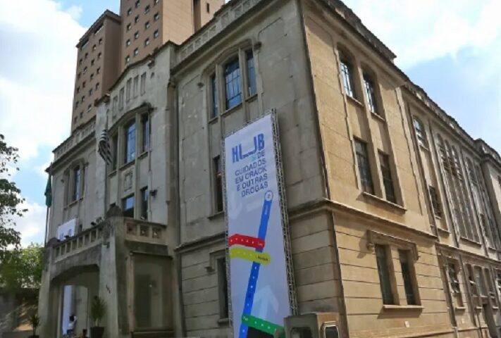 Prédio do Hub de cuidados de usuários de crack em São Paulo. CBN Política Regional: Tudo junto & misturado