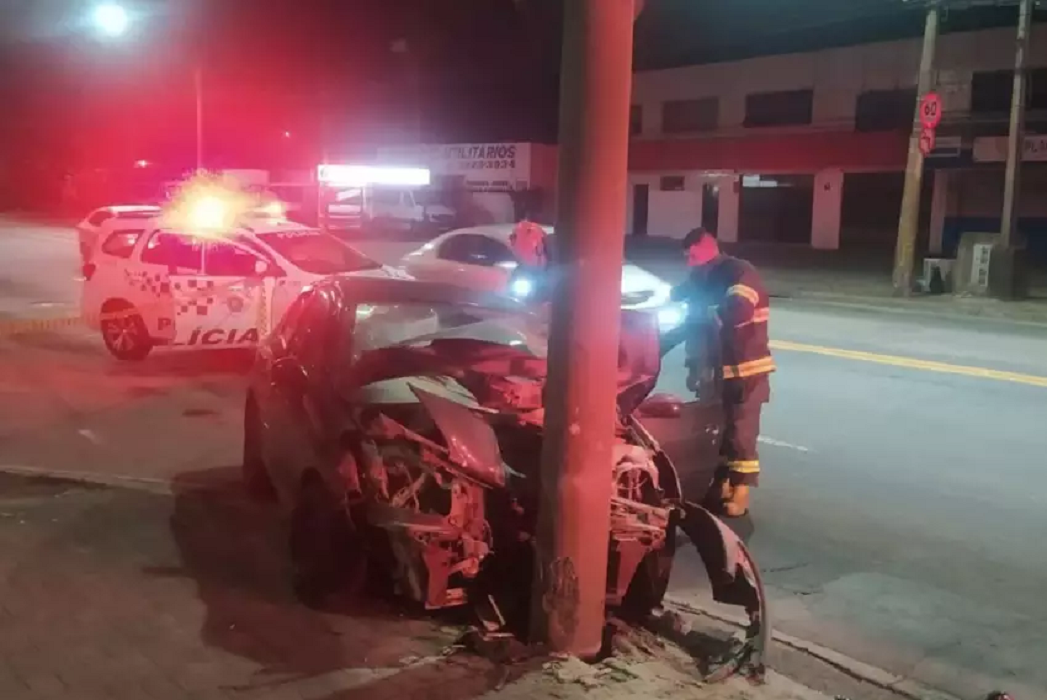 Colisão causou a morte de uma mulher de 27 anos em São José dos Campos