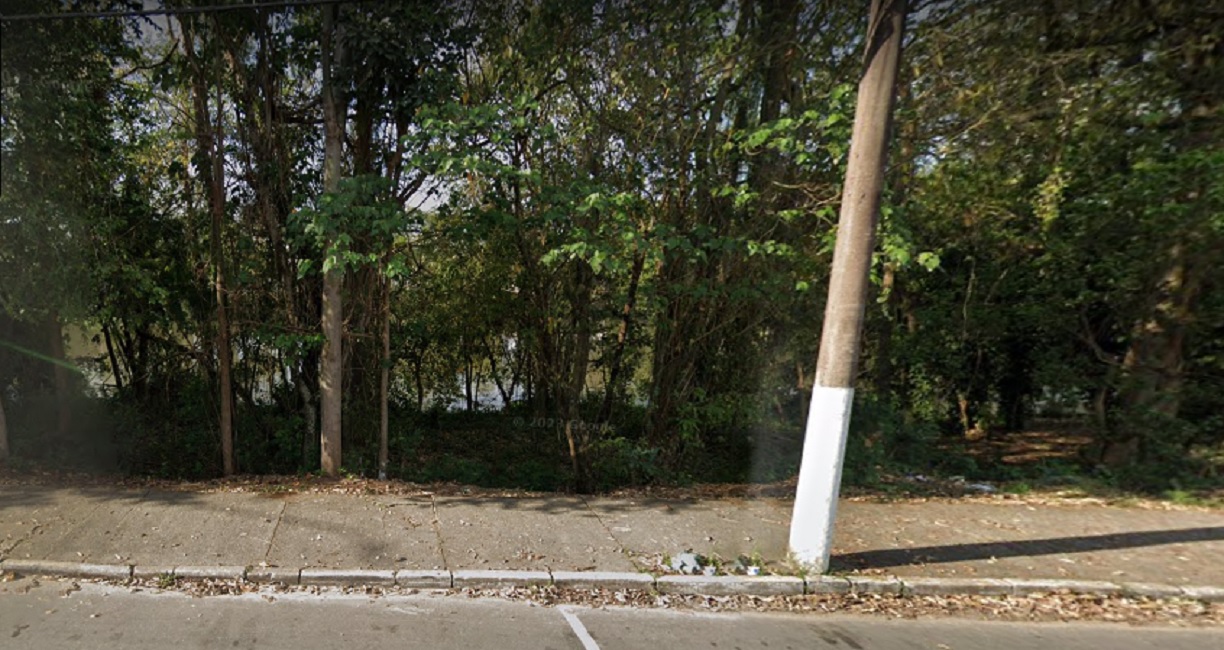 imagem das margens do Rio paraíba em guaratinguetá. Idoso é encontrado morto.