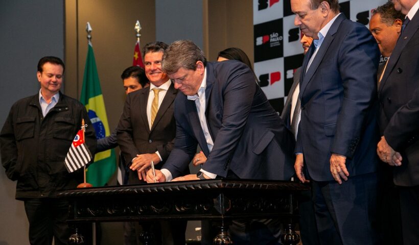 Governador Tarcísio de Freitas assina Tabela SUS Paulista no Palácio dos Bandeirantes. Governo de SP anuncia nova Tabela SUS Paulista para reduzir filas da saúde