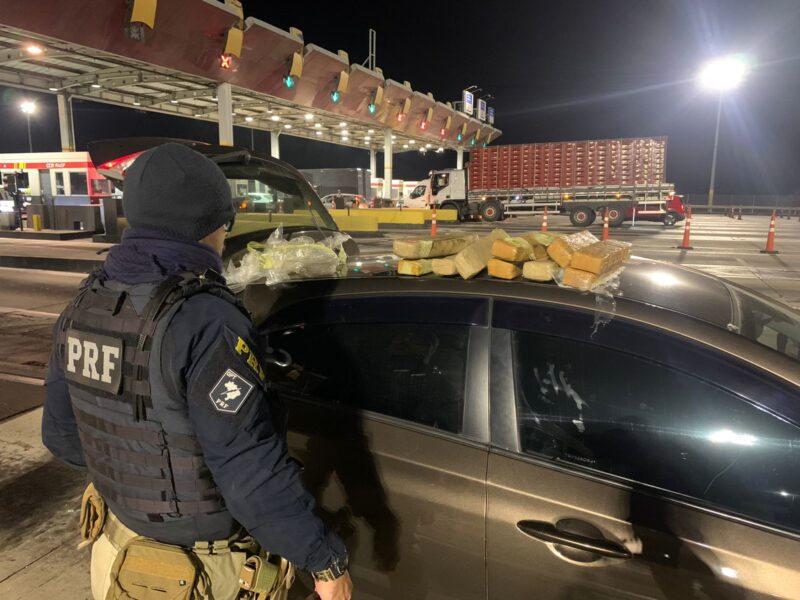 Jovem é preso transportando mais de 10 kg de maconha na Dutra