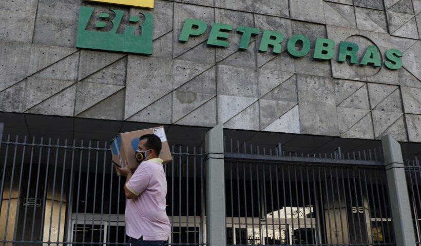 Edifício sede da Petrobras no Centro do Rio. CGU constata que Petrobras vendeu refinaria abaixo do preço