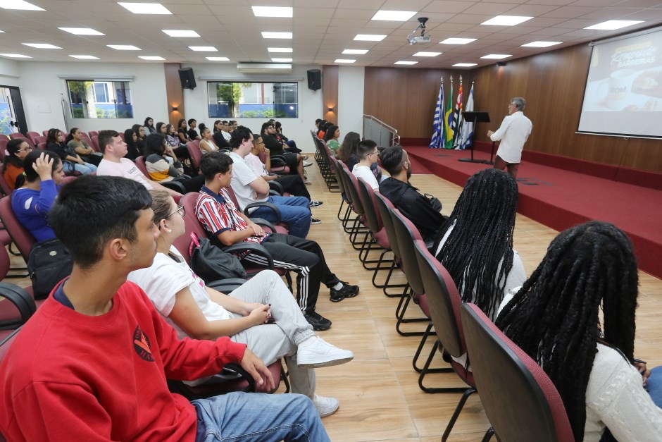 Fundhas abre vagas para programa Primeira Chance