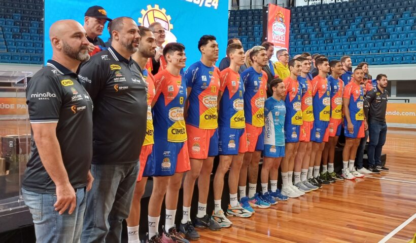 Parte do elenco do Vôlei São José para a temporada 2023/2024 presente em evento na Farma Conde Arena