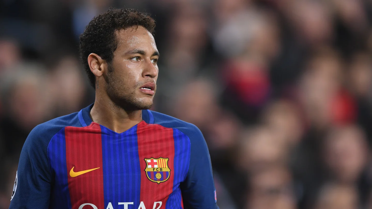Neymar viveu seu auge no futebol europeu jogando no Barcelona