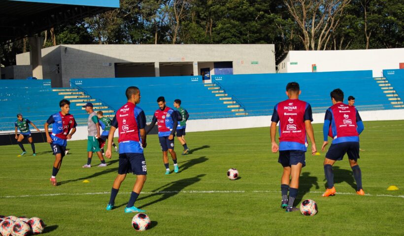 Treino do São José EC no campo do Martins Pereira. Foto: Karol Becker/Agência NTZ