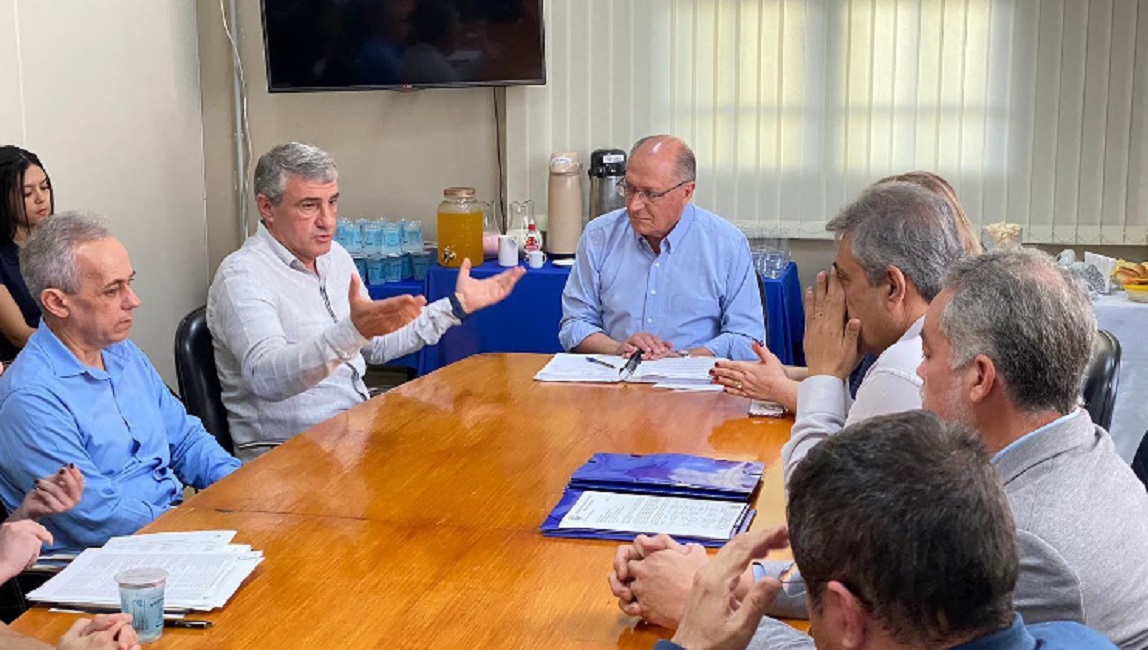 Saud e Alckmin em reunião em Taubaté. HMUT poderá receber R$ 16 milhões com aumento do deto de gastos da saúde