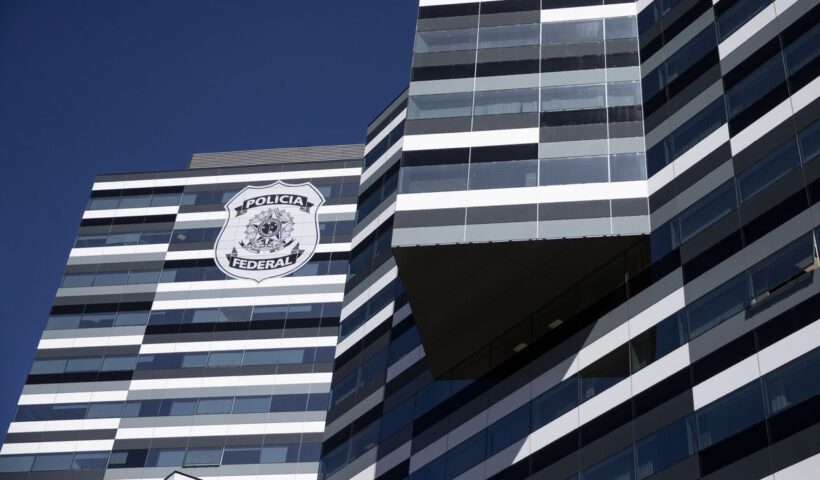 Fachada da sede da Polícia Federal, em Brasília. PF faz buscas contra advogado e militares ligados a Bolsonaro