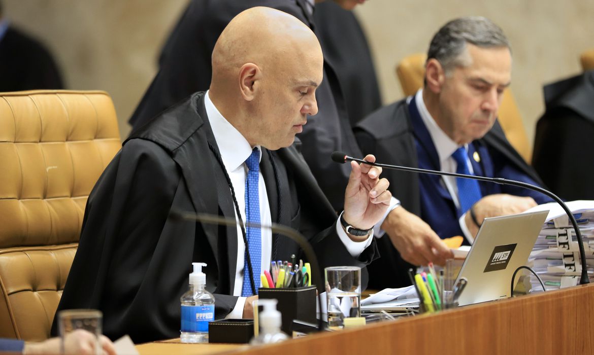Sessão extraordinária do STF. STF condena a 17 anos de prisão terceiro réu por atos golpistas
