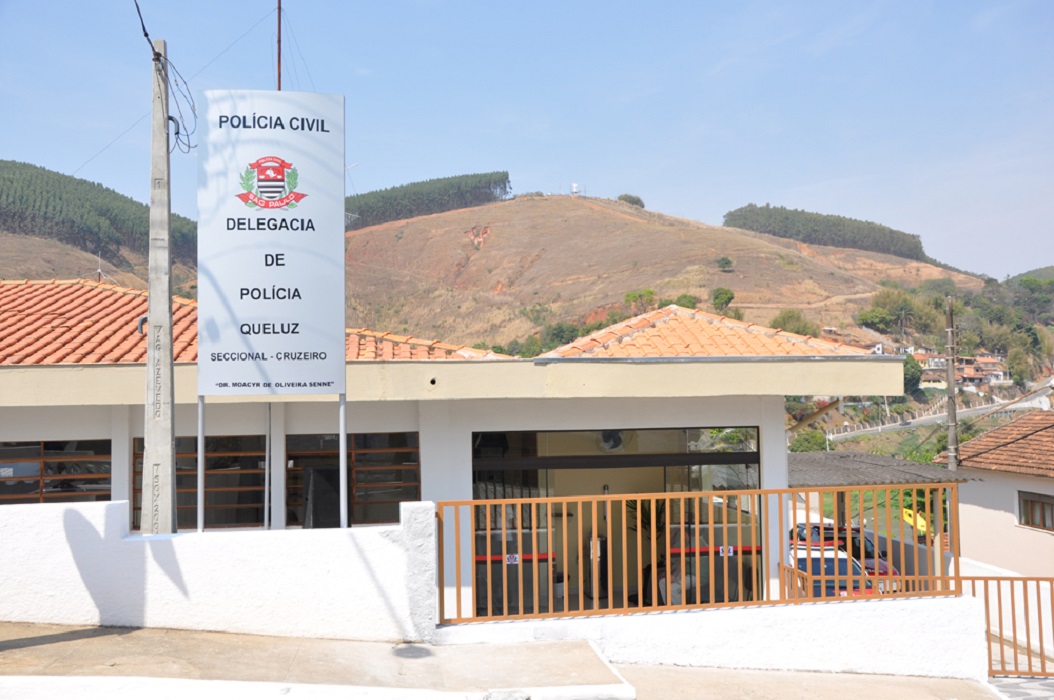 Jovem é morto a tiros no centro de Queluz