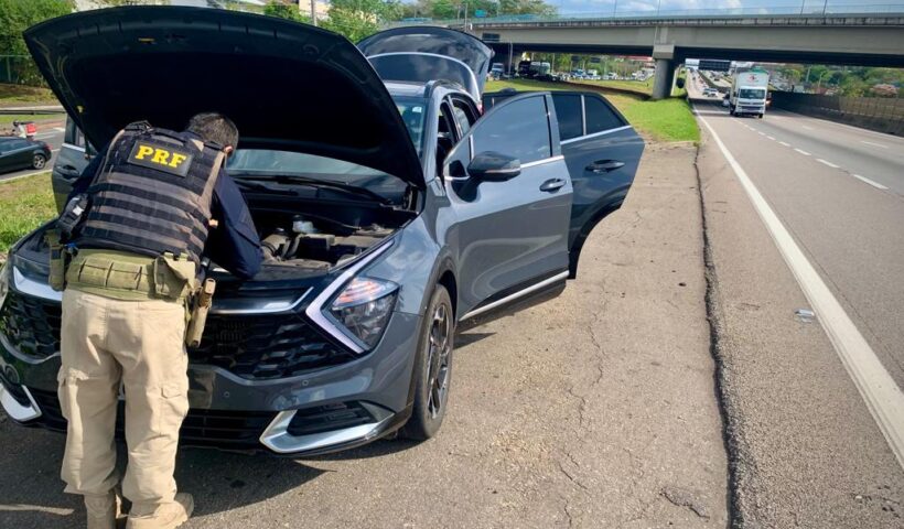 Homem é preso com carro de luxo roubado em São José