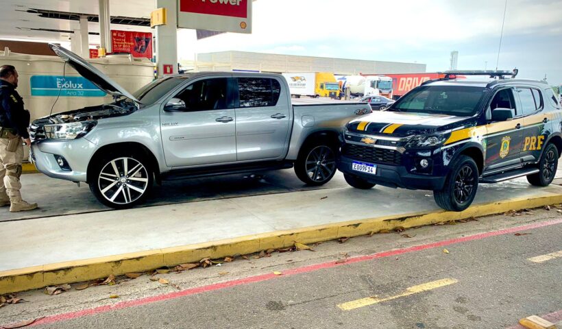 Homem é preso dirigindo veículo furtado na Dutra em Jacareí