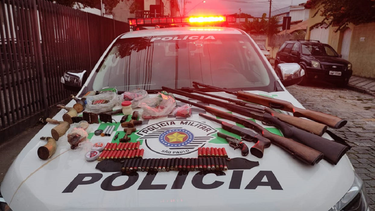 Homem é preso com armas de fogo e aves silvestres abatidas