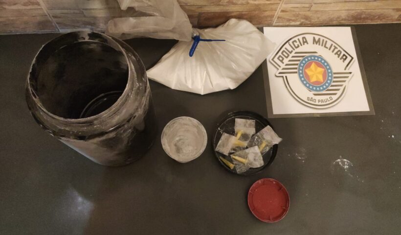 PM apreende cocaína escondida em sofá em Aparecida