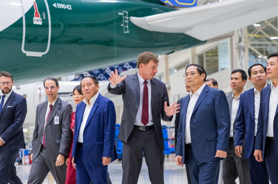 Embraer recebe visita do Primeiro-Ministro do Vietnã