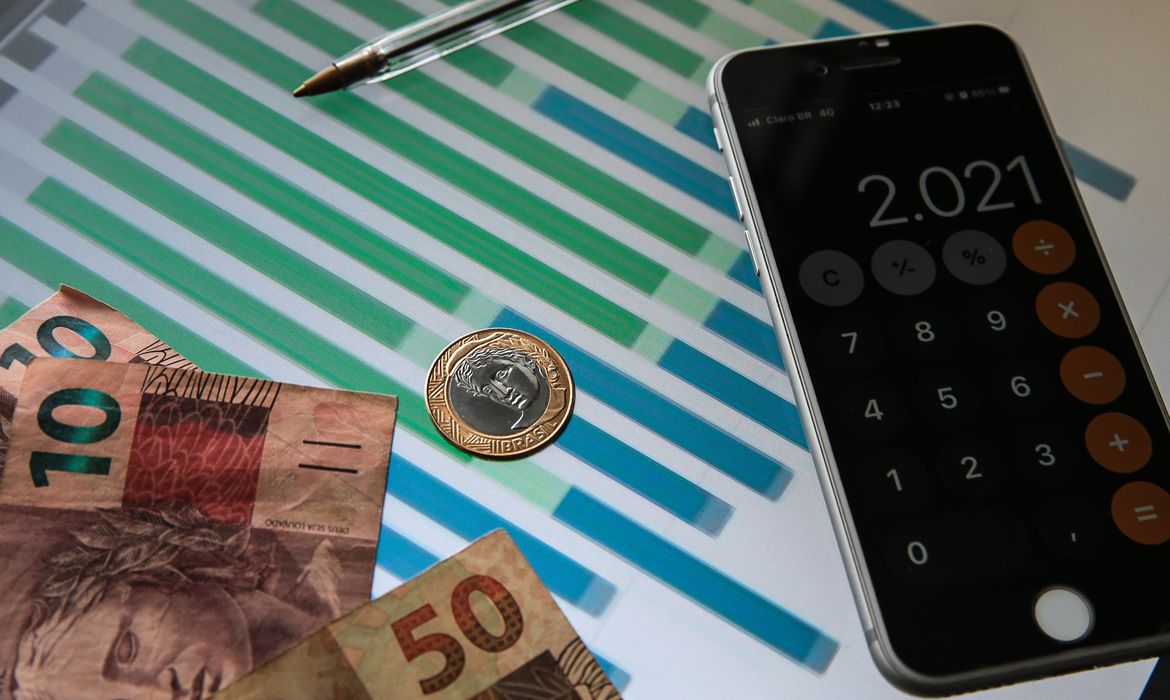 Economia, Moeda Real,Dinheiro, Calculadora.