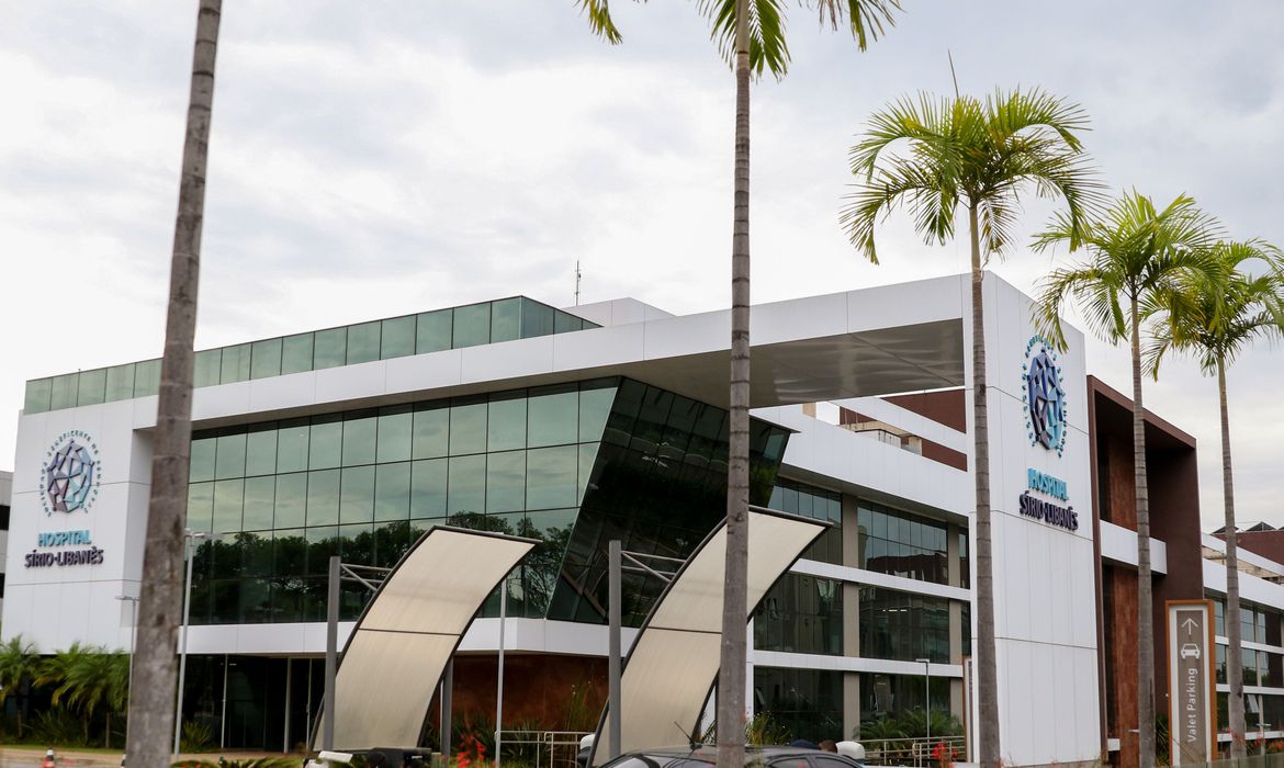 Fachada do hospital Sírio-Libanês, o qual o presidente Lula está internado para ser submetido a uma cirurgia no lado direito do quadril