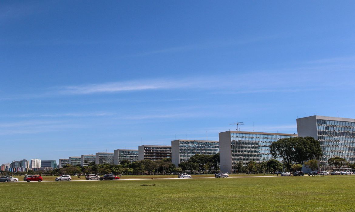 Foto Esplanada dos Ministérios, em Brasília. Saiba como será o concurso unificado para o serviço público federal