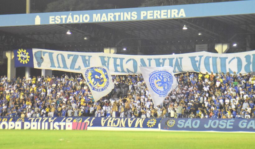 Torcida do São José EC presente no jogo contra o Marília