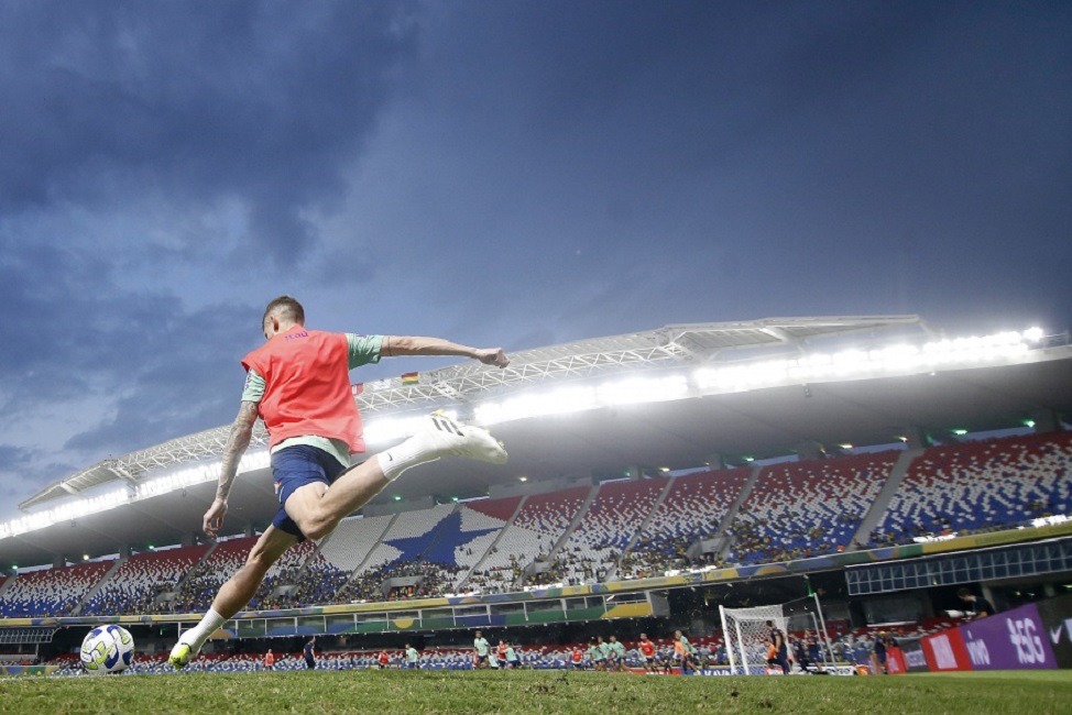 Com Fernando Diniz, seleção estreia nas Eliminatórias para a Copa de 2026. Na foto, jogador da seleção em treino no estádio mangueirão, em Belém (PS)