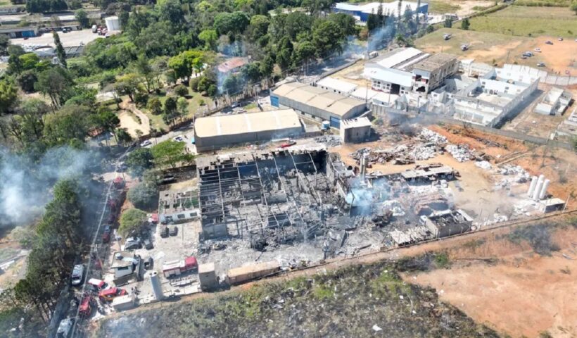 Caldeira de metalúrgica em Cambreúva-SP explode