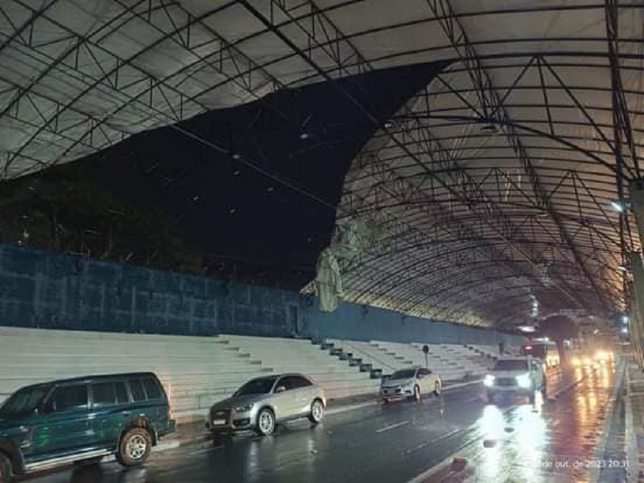 Forte chuva causa danos em Taubaté