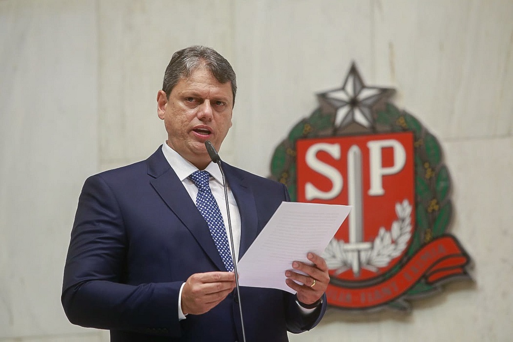 Governador Tarcísio que chega a São Sebastião para mutirão de serviços do Estado
