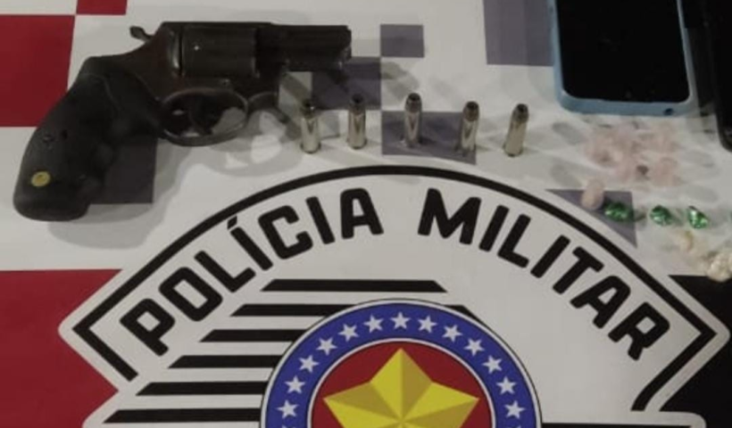 Homem é preso e adolescente apreendida por tráfico em Guará