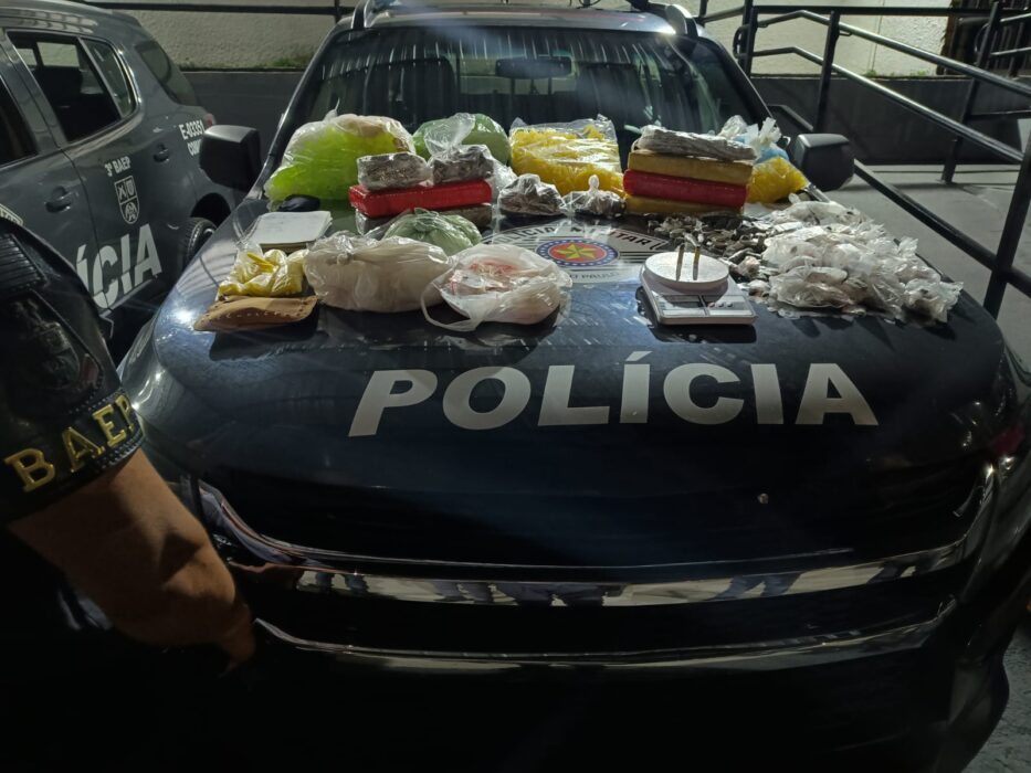 Homem é preso com mais de 8 kg de drogas em São José