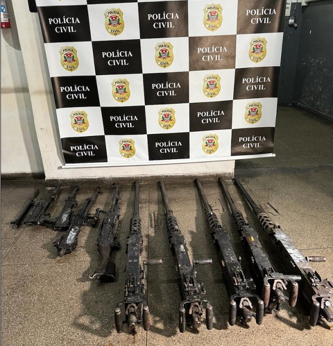 armas que recuperadas. Polícia Civil recupera mais nove armas furtadas do Arsenal do Exército, em Barueri (SP)