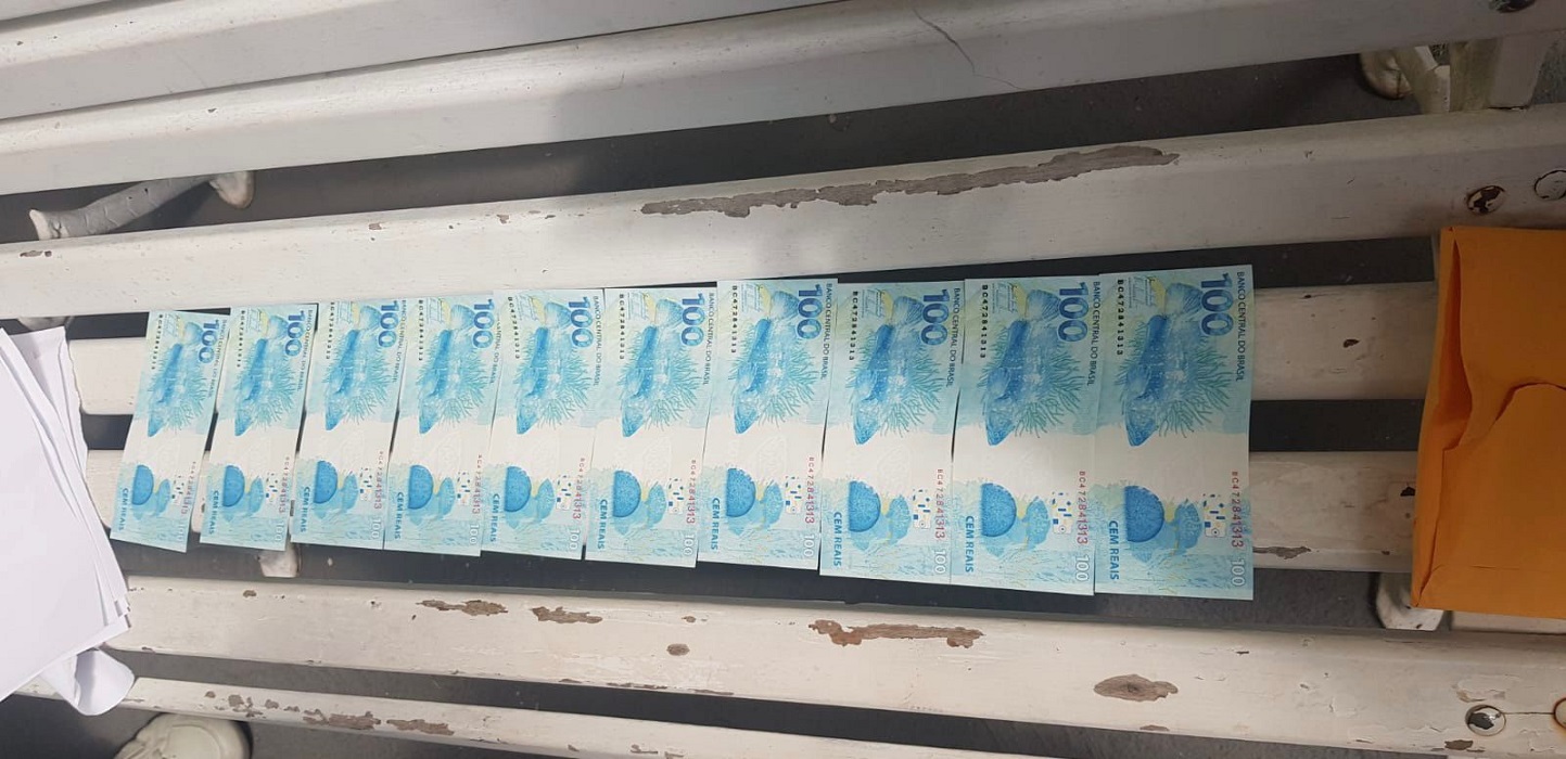 Cédulas falsas de 100 reais apreendidas pela PF, em São José dos Campos