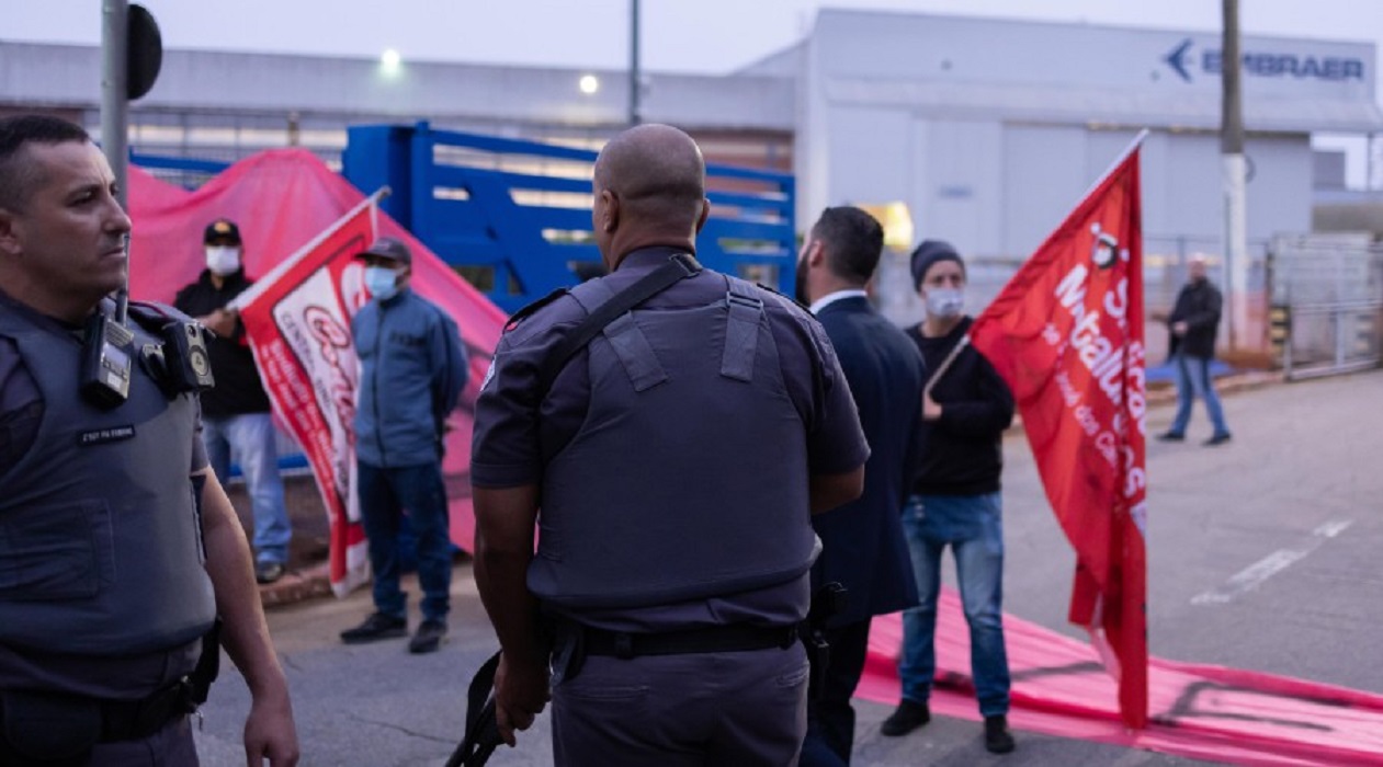 Sindicalistas são presos após confusão em assembleia na Embraer