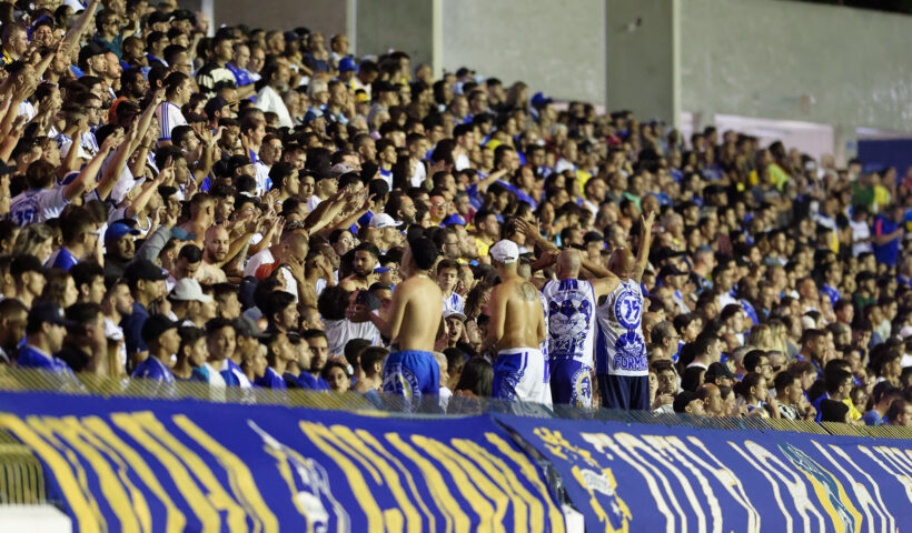 Torcida do São José EC presente no jogo contra o Grêmio Prudente no Martins Pereira
