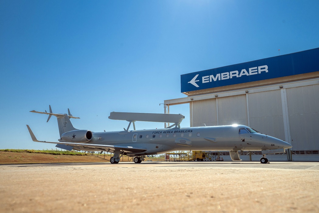 Embraer abre vagas para diversos cargos em São José