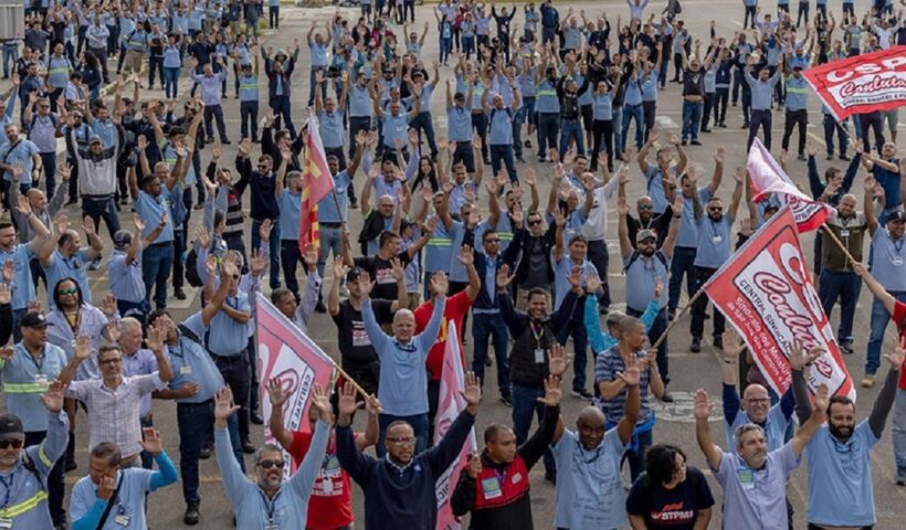 Funcionários da GM. Greve na GM continua nesta segunda-feira (6); nova reunião entre funcionários e montadora está marcada para hoje