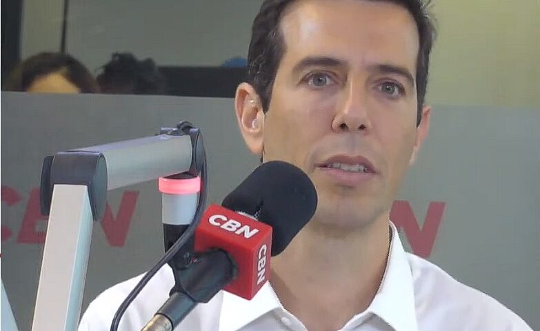 Secretário estadual de educação, Renato Feder. Rede estadual em SP terá um profissional por escola para cuidar do ambiente, diz secretário